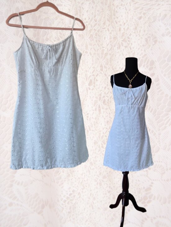anchor blue Dresses & Skirts - Anchor Blue Vintage-Style White Embroidered Baby Doll Dress Milkmaid Large